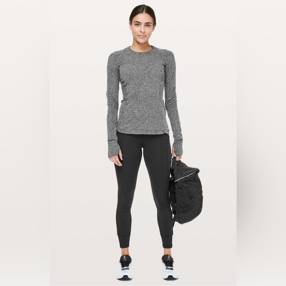 Lululemon Runderful Long Sleeve
Size 4
Rush Jacquard Black White
P112